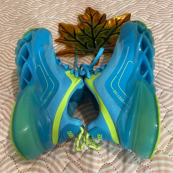 DEEVIKE RUNNING SHOES WOM
SLIP ATHLETIC
FASHION SNEAKERS Size 35 - Picture 5 of 12